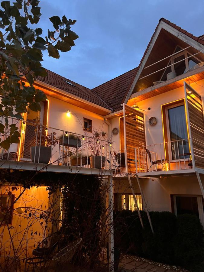 Shard Boutique Hotel-Adult Only Brasov Bagian luar foto