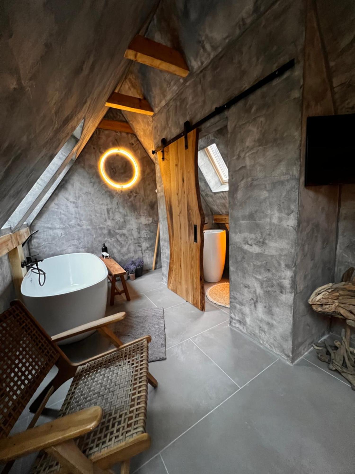 Shard Boutique Hotel-Adult Only Brasov Bagian luar foto