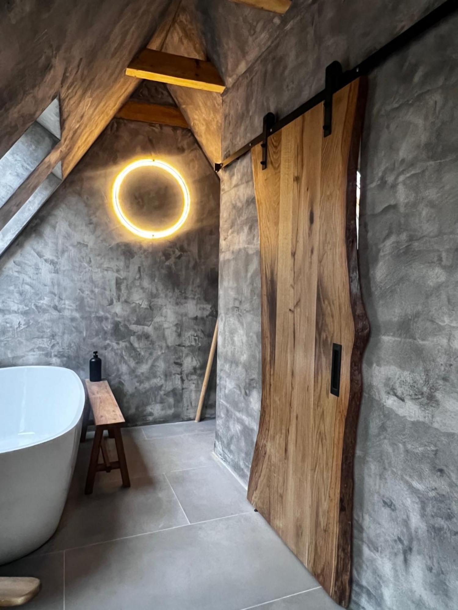 Shard Boutique Hotel-Adult Only Brasov Bagian luar foto