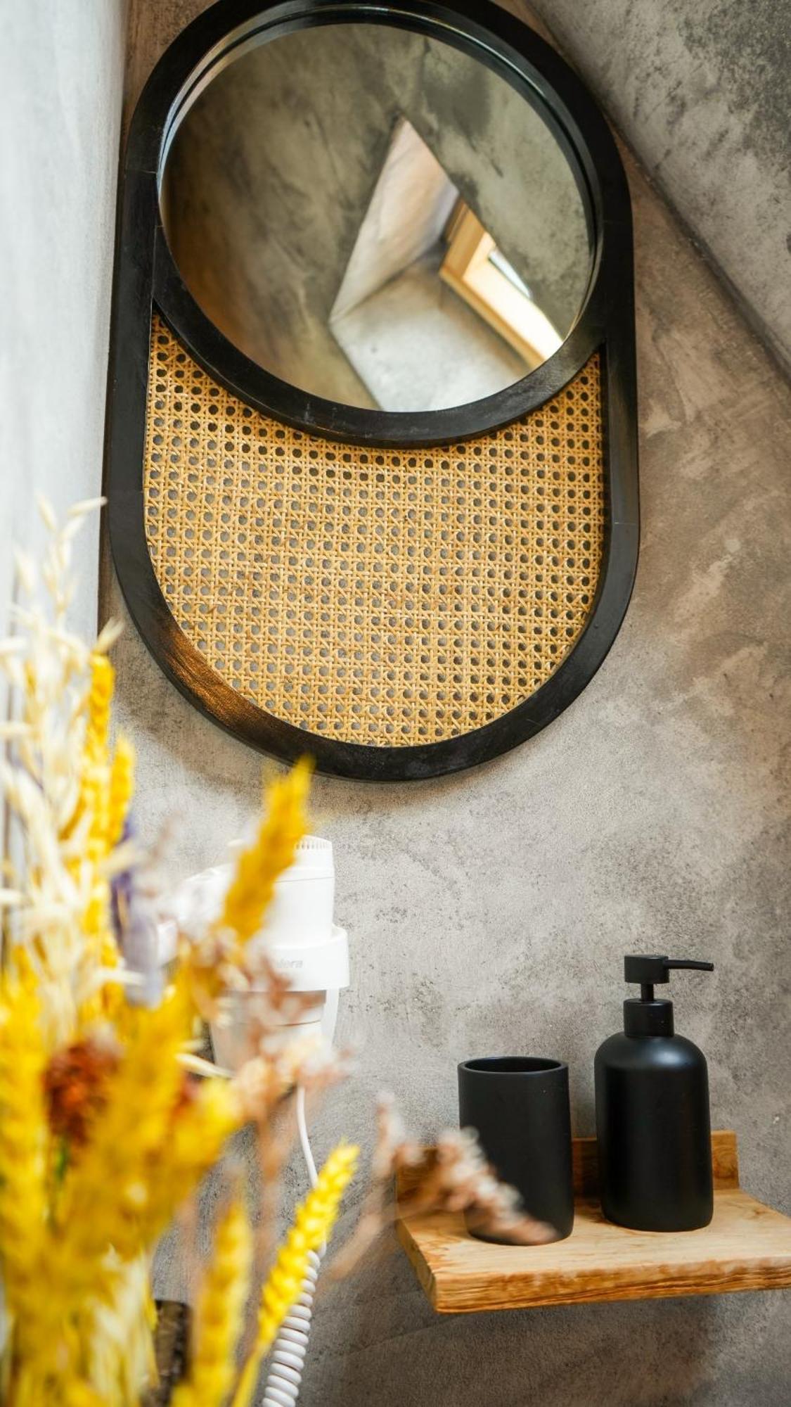 Shard Boutique Hotel-Adult Only Brasov Bagian luar foto