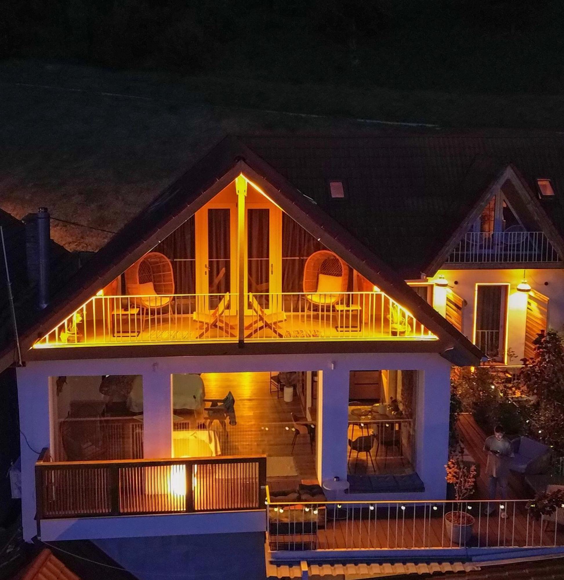 Shard Boutique Hotel-Adult Only Brasov Bagian luar foto