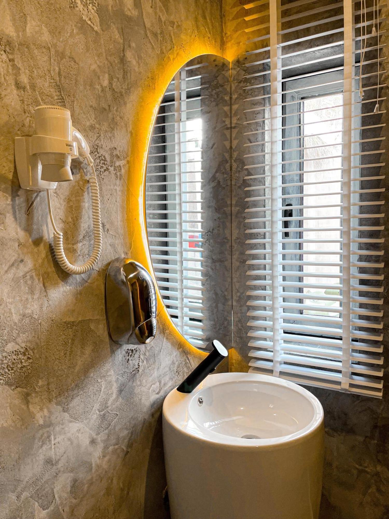 Shard Boutique Hotel-Adult Only Brasov Bagian luar foto