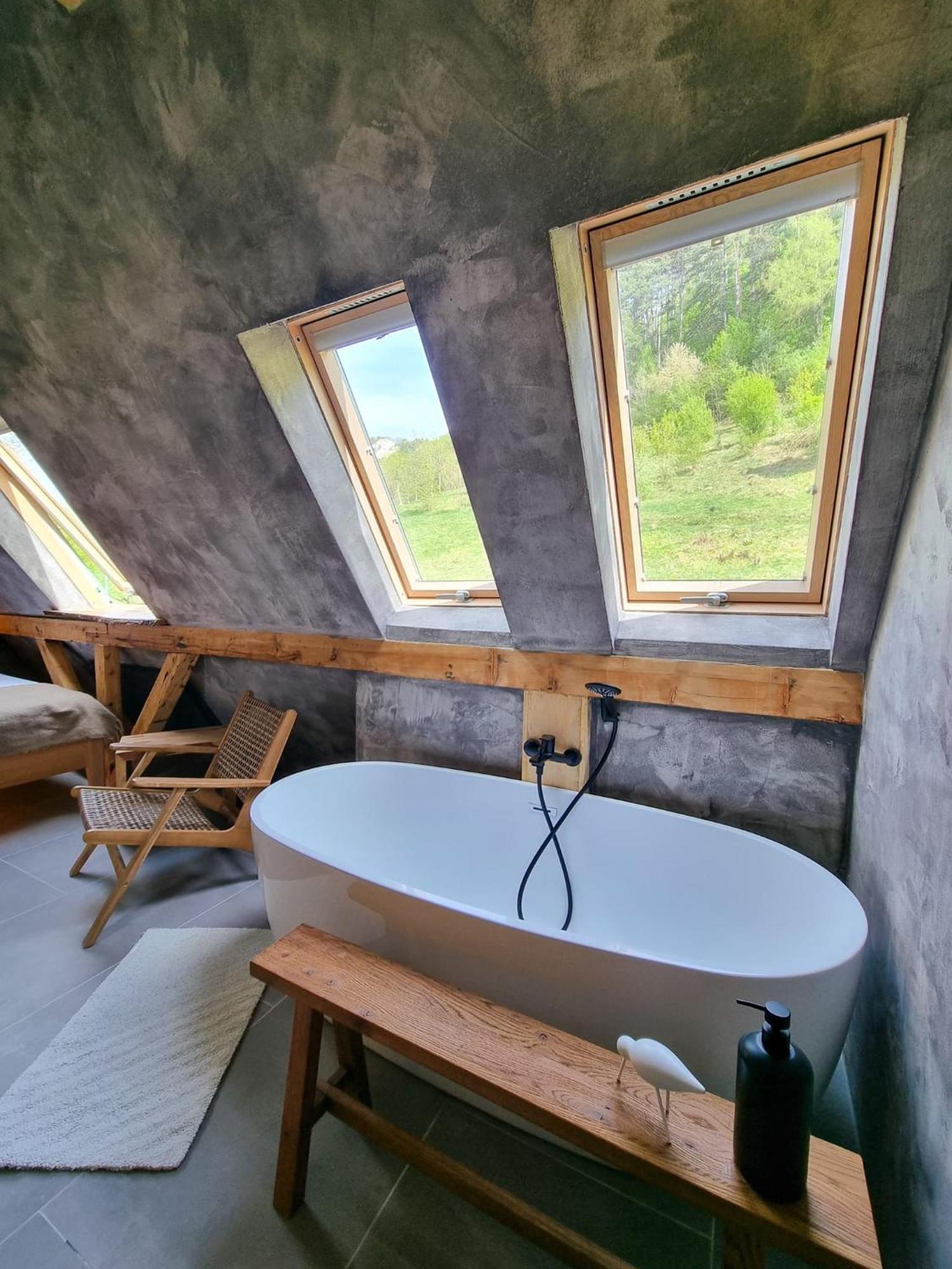 Shard Boutique Hotel-Adult Only Brasov Bagian luar foto
